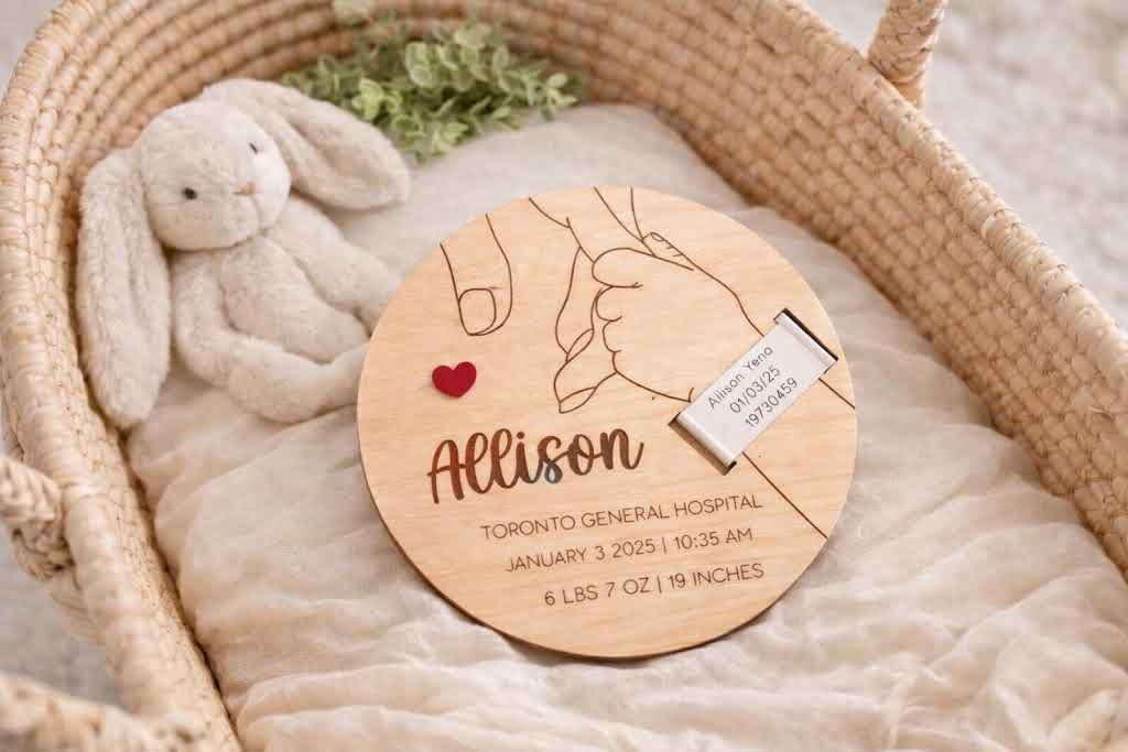 Hospital Bracelet Holder with Custom Engravings - Plaque